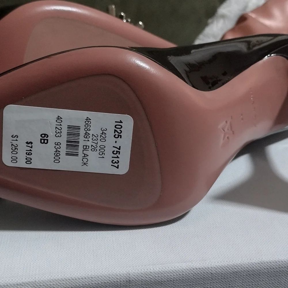 AMINA MUADDI - Picture 6 of 9